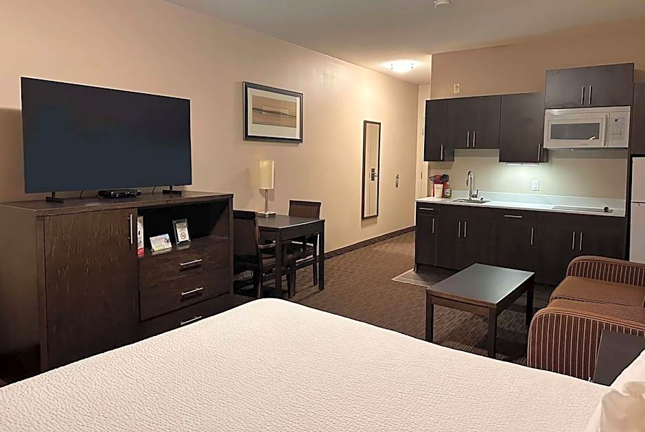 Ramada by Wyndham Estevan