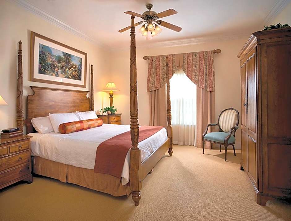 Photo 1 of 4 of 1 Bedroom 1 King Bed Suite