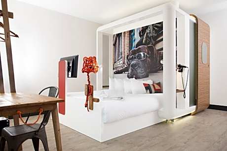 The Corner London City