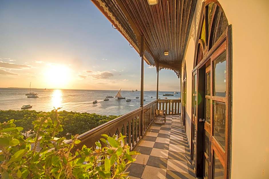 Tembo House Hotel