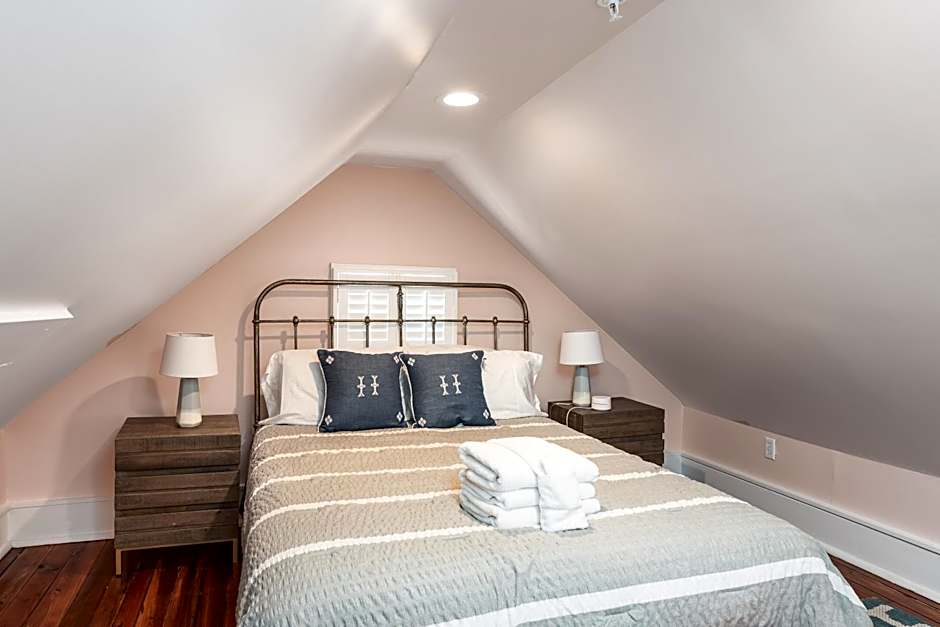 The Quarters on Spring