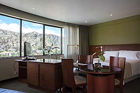 Suites Camino Real