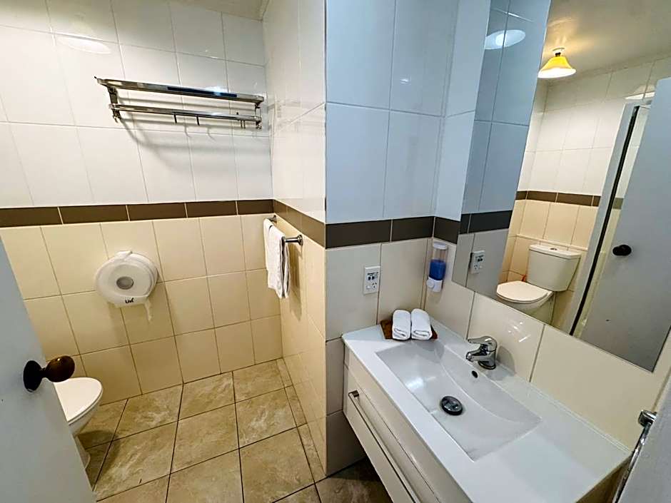 Apex On Fenton Motel