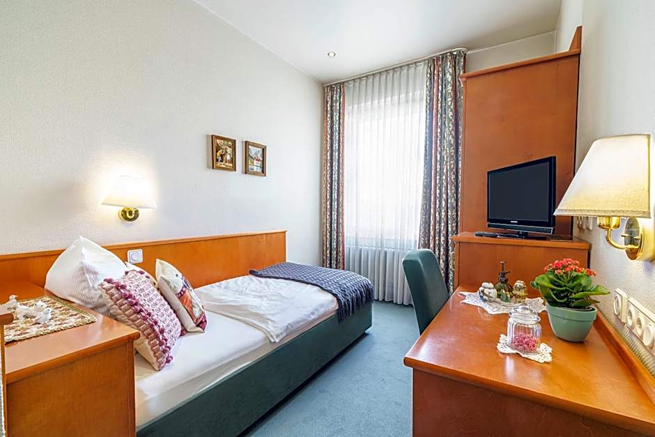Tante ALMA's Kölner Hotel
