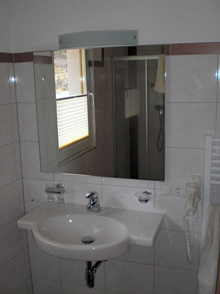 Haus Alpina & Landhaus Schöpf