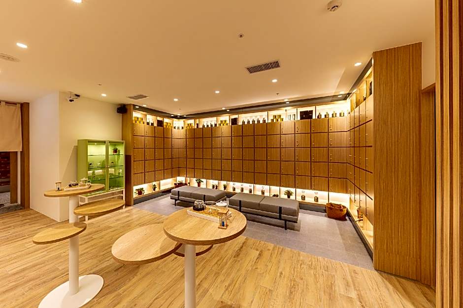 CHO Stay Capsule Hotel (Taoyuan Airport T2)