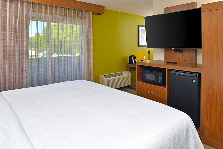 Holiday Inn Express Santa Rosa North By IHG