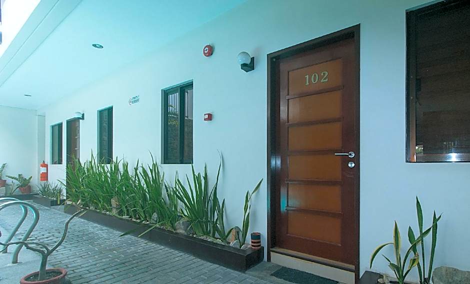 Elyseah Condotel by RedDoorz