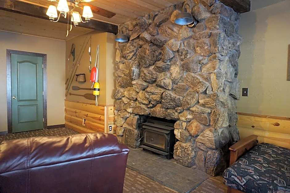 Shaver Lake Village Hotel