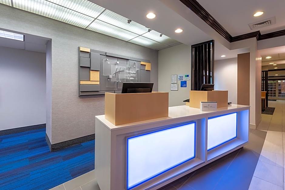 Holiday Inn Express State College at Williamsburg Square By IHG