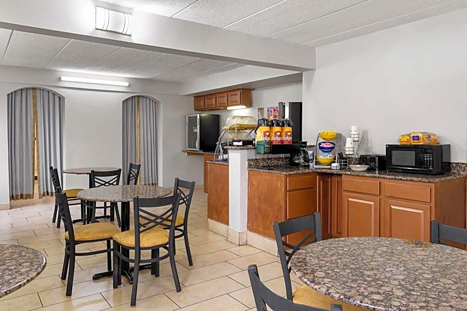 Days Inn by Wyndham Hagerstown I-70