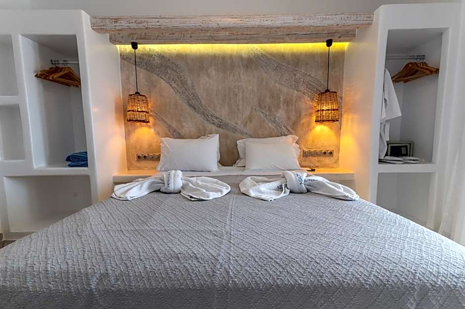 Nikos Apartments and Studios