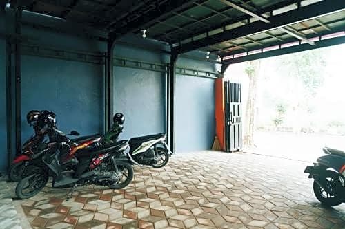 RedDoorz Syariah near Alun Alun Blitar