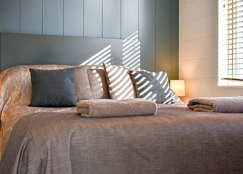 Riverside Holiday Park