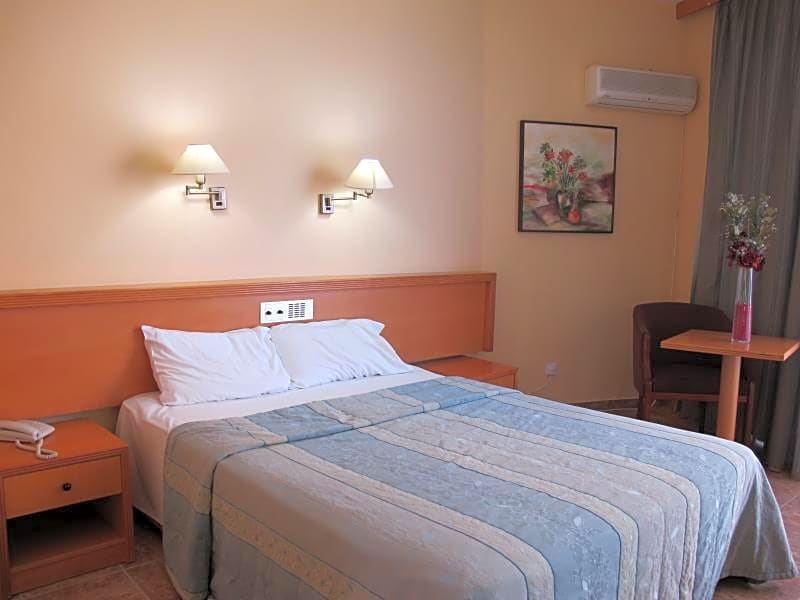 Flamingo Beach Hotel