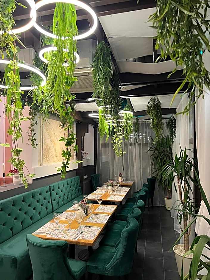 Hotel Les Jardins Carol