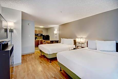 2 Queen Beds | Non-Smoking