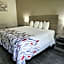 Red Roof Inn & Suites Hinesville