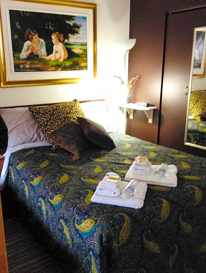 Repos & Manna Downtown Montréal