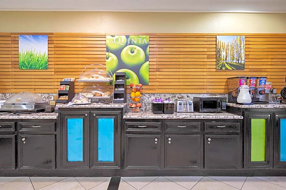 La Quinta Inn & Suites by Wyndham Pearland