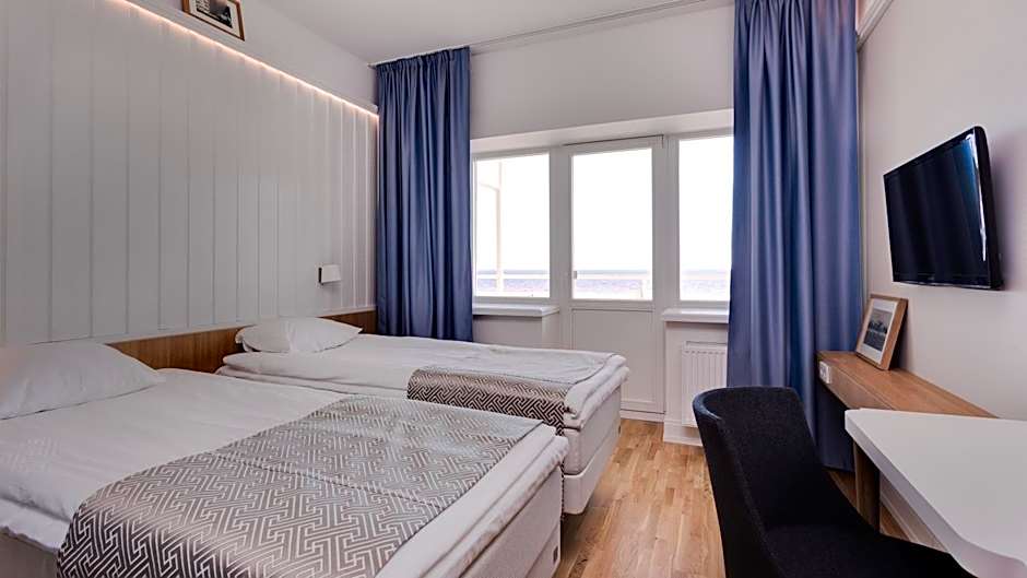 Photo 1 of 4 of 2 Beds, Sea View, Balcony