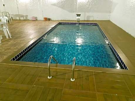 Casa com piscina em Marudá