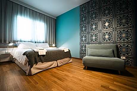 Standard Room with Private External Bathroom