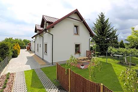 Hostel w ogrodzie