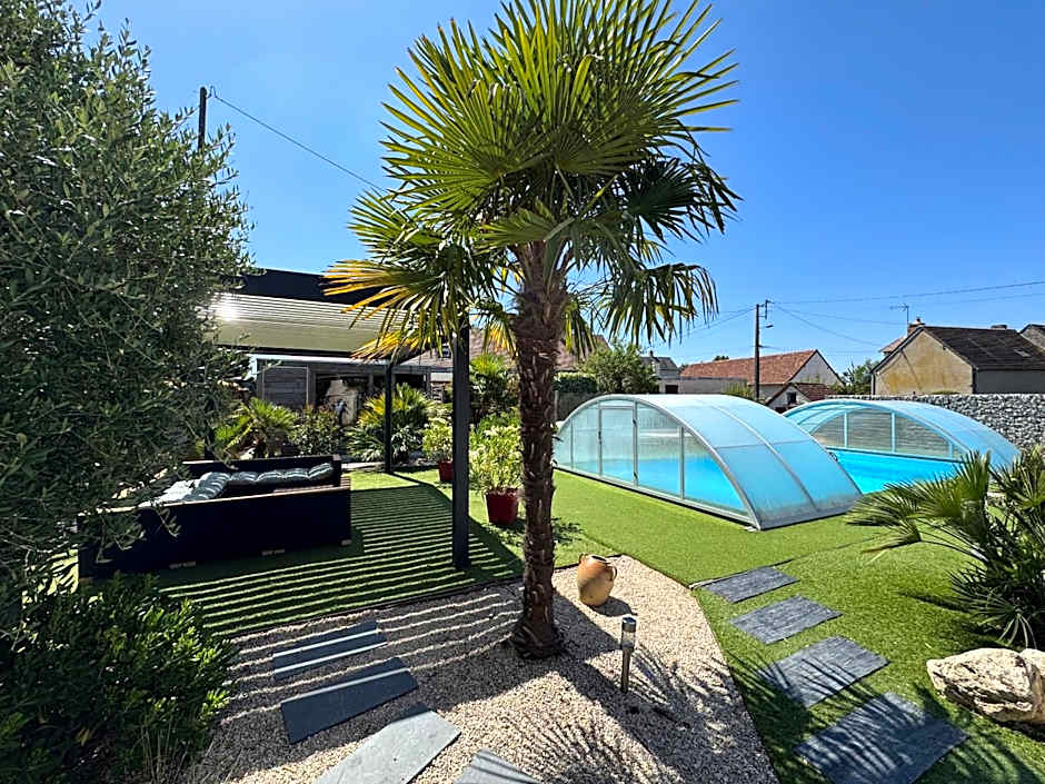 Gîte La Belle Aventure avec piscine et jacuzzi