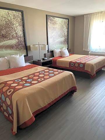 Super 8 by Wyndham Alton