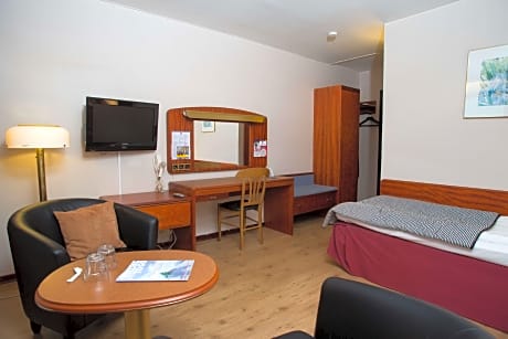 1 Single Bed, Non-Smoking, Standard Room, Free Internet, Full Breakfast