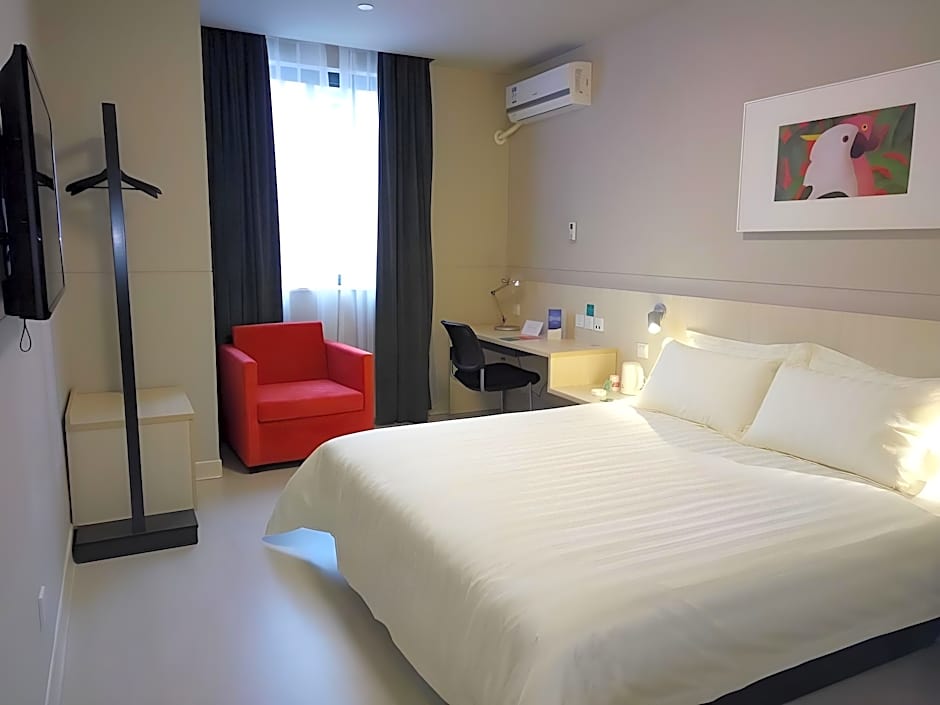 Jinjiang Inn Changchun Quan'an Plaza Airport Bus Station