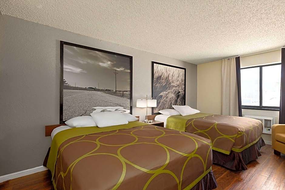 Super 8 by Wyndham Dodge City