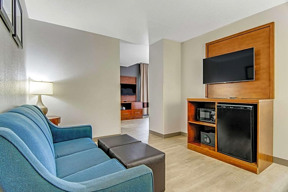 Comfort Suites Lansing