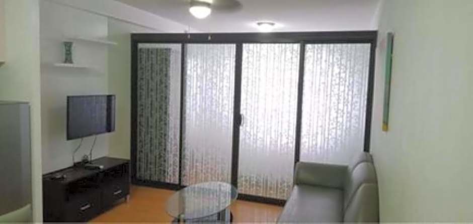 One oasis A2, shortwalk SM MALL Free POOL Kitchen