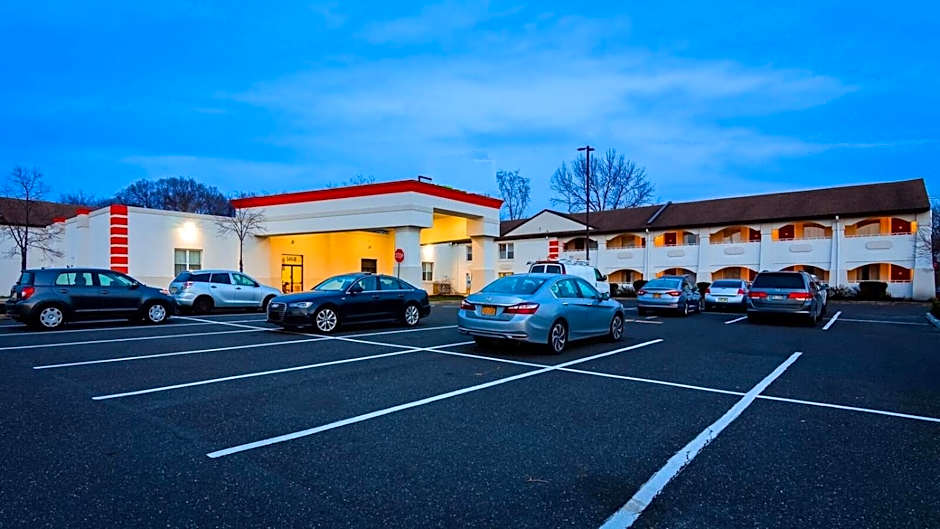 Travelodge by Wyndham Bellmawr