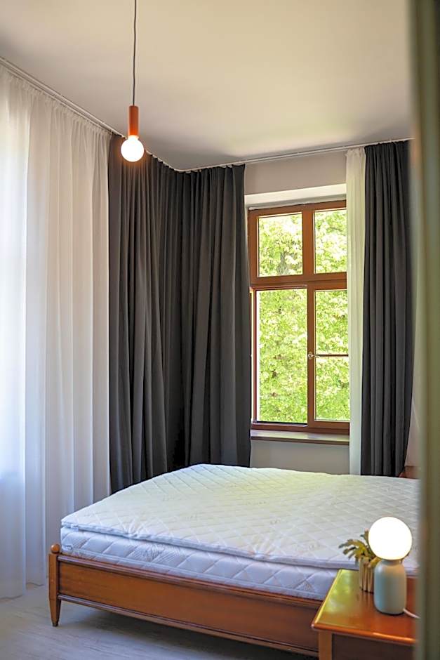 Folwark Wielka Wieś - Pałac pod Dębem