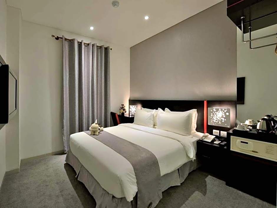 Oak Tree Urban Hotel