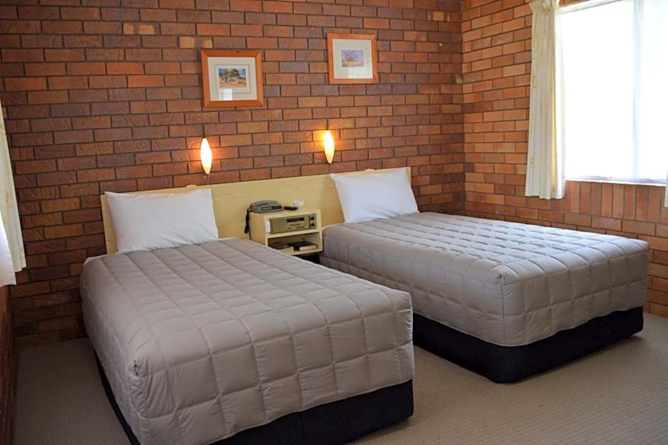 Peter Allen Motor Inn