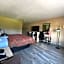 Super 8 by Wyndham Topeka/Wanamaker RD/I-70