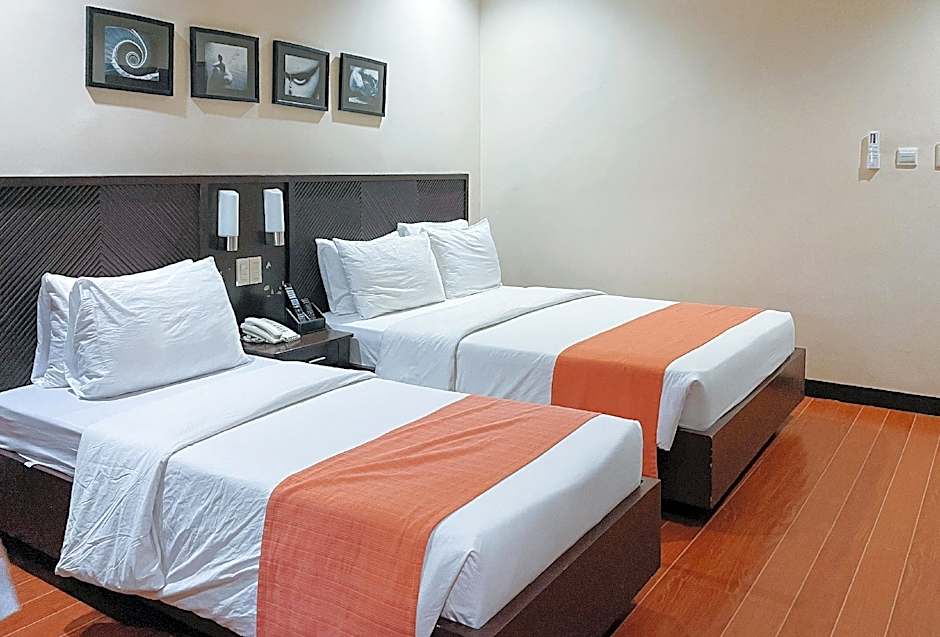 RedDoorz Plus @ Hotel Esse