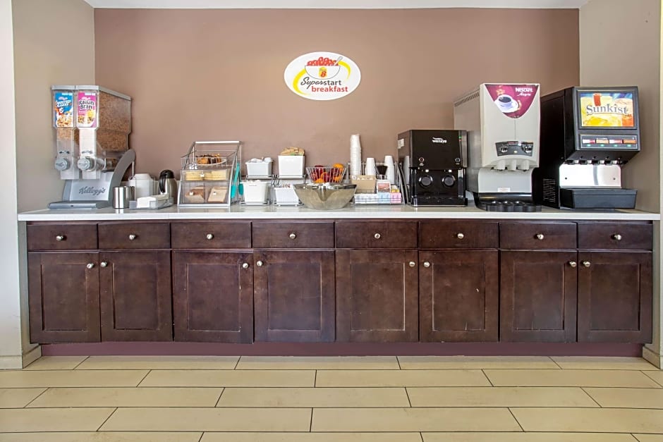 Super 8 by Wyndham Las Vegas Nellis AFB Area