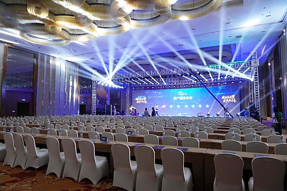 Crowne Plaza Dalian Sports Center by IHG