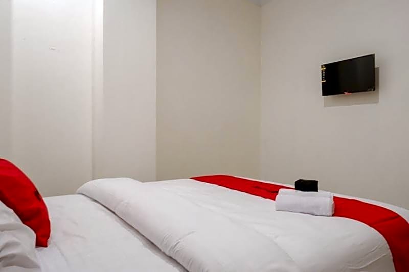 RedDoorz @ Losari Area 2 Makassar