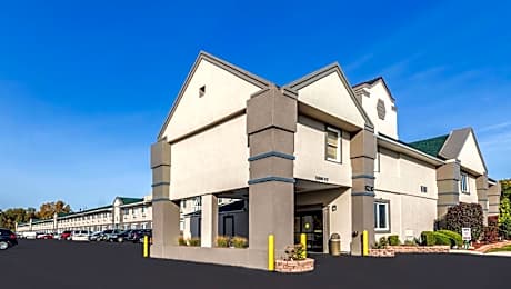 Magnuson Hotel Detroit Airport