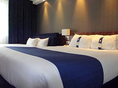 Standard Twin Room with Single Sofa Bed