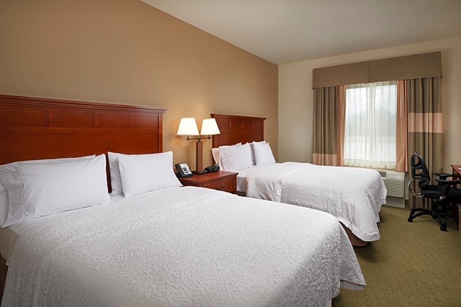 Hampton Inn and Suites Salem