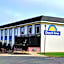 Days Inn by Wyndham Holland