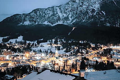 Eight Cortina