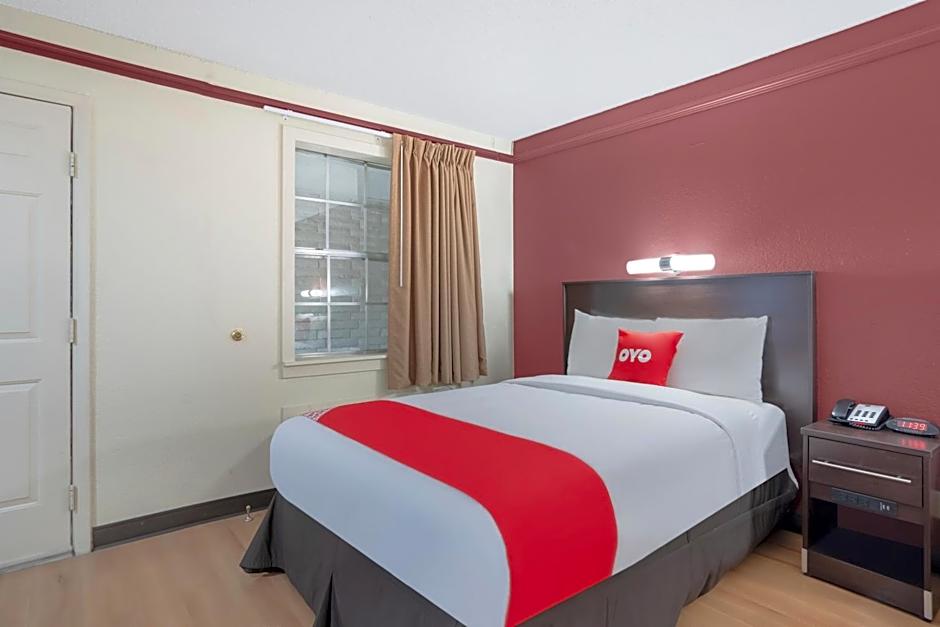 OYO Hotel Tulsa N Sheridan Rd & Airport